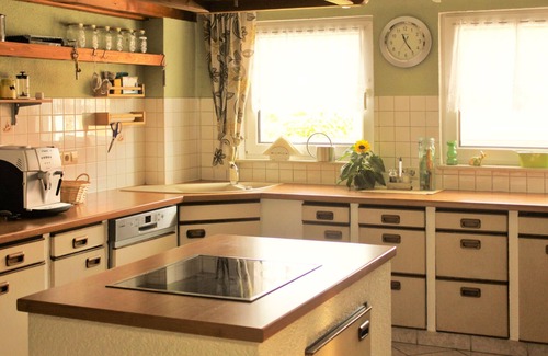 Niedergebisbach Apartment | Idyllic Apartment Near the Lake with Pet-Friendly Amenities