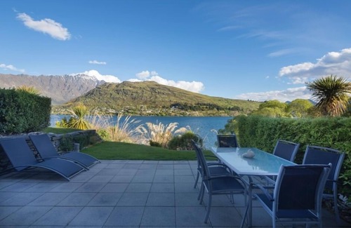 Queenstown House | Lakefront Apartment at Alpine Village - Rated 10/10 by Guests