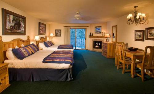 Taos Ski Valley Hotel | Cozy Alpine Village Suites with Spa & Hot Tub Amenities