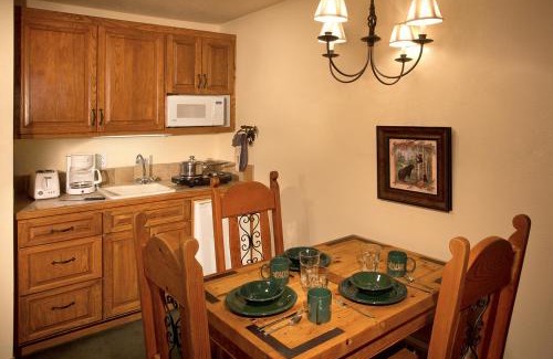 Taos Ski Valley Hotel | Cozy Alpine Village Suites with Spa & Hot Tub Amenities