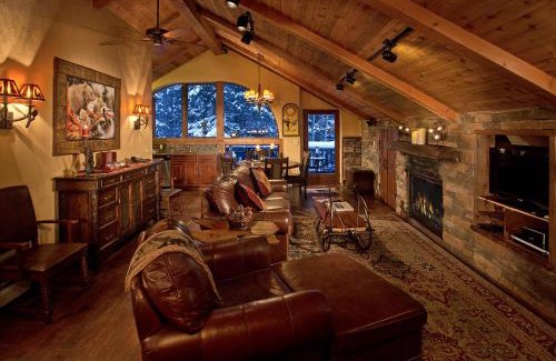 Taos Ski Valley Hotel | Cozy Alpine Village Suites with Spa & Hot Tub Amenities
