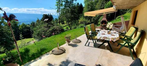 Trzic House | Alpinejka House: Family-Friendly Retreat with Kitchen Access