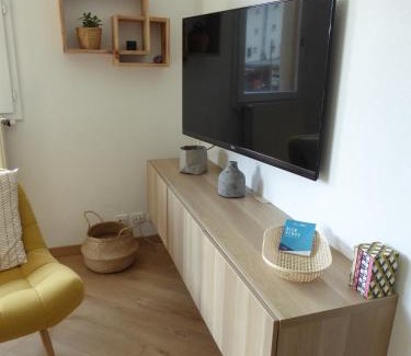 Bourg-Saint-Maurice Apartment | Alpines 2: Prime Location Near Funicular & Private Terrace