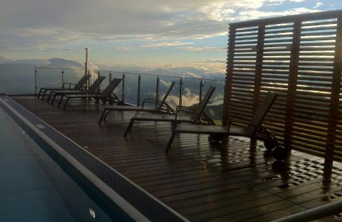 Treffen Hotel | Alpinhotel Pacheiner: 4-Star Oceanfront Retreat with Spa