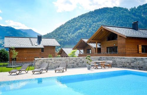 Matrei in Osttirol Apartment | Relaxing AlpinLodges Matrei: Pet Friendly & Poolside Retreat