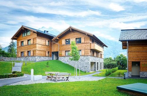 Matrei in Osttirol Apartment | Relaxing AlpinLodges Matrei: Pet Friendly & Poolside Retreat