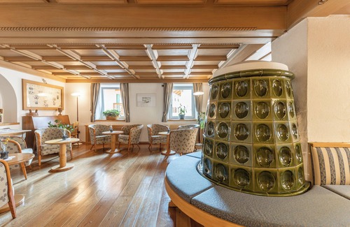 Varena Hotel | Alpino: Eco-Friendly Retreat with Spa & Hot Tub Access