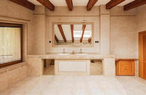 Dobsinska Masa Villa | Experience Alpinum Chalet in the High Tatras with Hot Tub