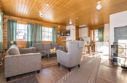 Kehys-Kainuu House | Cozy Alppikylä 13a Retreat with Spa and Family Amenities
