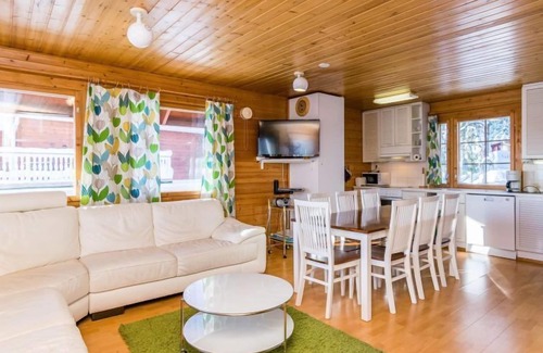 Kehys-Kainuu House | Relaxing Lake View Retreat at Alppikylä 3a by Interhome