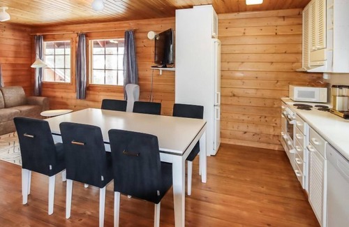 Kehys-Kainuu House | Lake View Retreat: Alppikylä 4a Paritalo with Spa Access