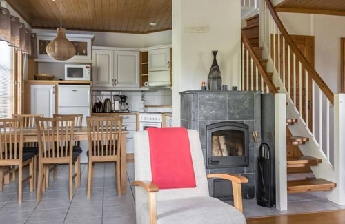 Tahkovuori House | Relaxing Alppinuppu with Spa and Lake Views Await You