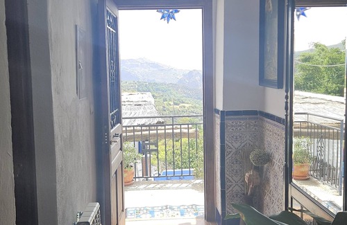 Pitres Apartment | Alpujarra- Rural apartment with mountain views, ideal for groups.