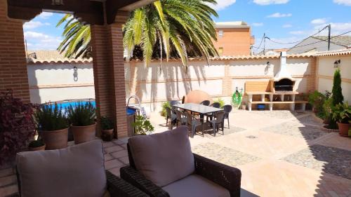 Escalonilla House | Discover Alquería Las Torres Near Toledo with Pool Access