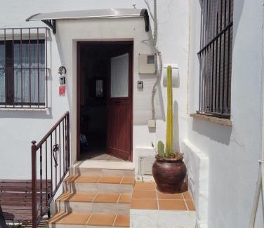 Facinas House | Cozy Casita in Facinas with Oceanfront Views & Pet Friendly