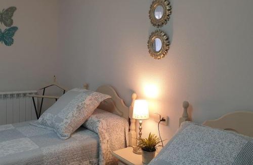 Leon Apartment | Central Apartment with Kitchen, Guest Rated 9.5/10