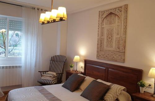 Leon Apartment | Central Apartment with Kitchen, Guest Rated 9.5/10