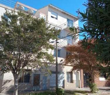 Zarate Apartment | Cozy 1-Bedroom Apartment in Zárate for Families