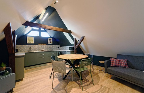 Hangenbieten Apartment | Family-Friendly Alsace Gîte: Close to Strasbourg & Obernai