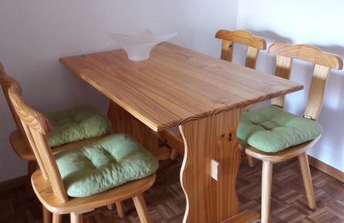 Alsfeld Apartment | Comfortable Alsfelder Apartment with Breakfast & Family-Friendly Amenities