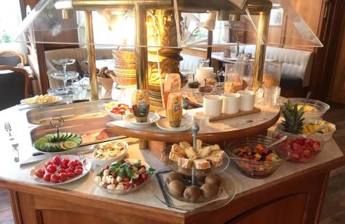 Emden Hotel | Discover Alt-Emder Bürgerhaus: Pet-Friendly Comfort Awaits