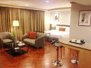 Ploenchit Hotel | Discover Alt Hotel Nana by UHG: Family-Friendly Getaway