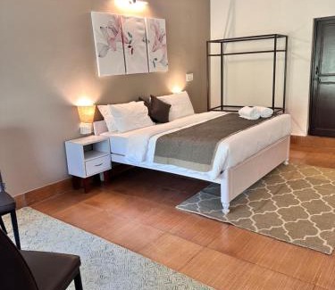 Naukuchiyatal Hotel | Alt life - By the Lake - Naukuchiatal