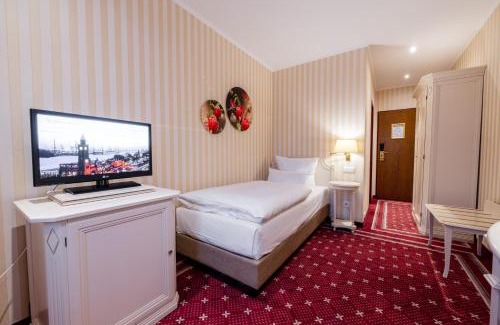 Lohbrugge Hotel | Discover Alt Lohbrügger Hof: Family-Friendly Retreat