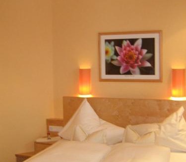 Mosern Apartment | Alt Mösern: Pet-Friendly Retreat with Breakfast and High Ratings