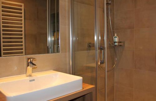 Mosern Apartment | Alt Mösern: Pet-Friendly Retreat with Breakfast and High Ratings