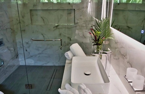 Ostional Bed & Breakfast | Modern Alta Mira Room: Family-Friendly Comfort Awaits