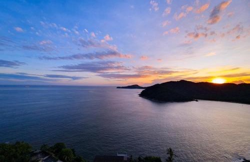 Porchat Island Apartment | Experience Alta Vista Ilha Porchat with Ocean Views & Pets