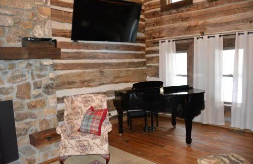 Altamont House | Unforgettable Stay at Altamont Lodge: 10/10 Rating & Hot Tub