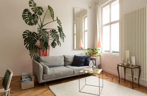Reinprechtsdorf Apartment | Designer Apartment with Fireplace - Family Friendly Bliss