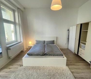 Gemarkung Vohwinkel Apartment | Cozy Altbauwohnung with Two Balconies - Rated 8.3/10