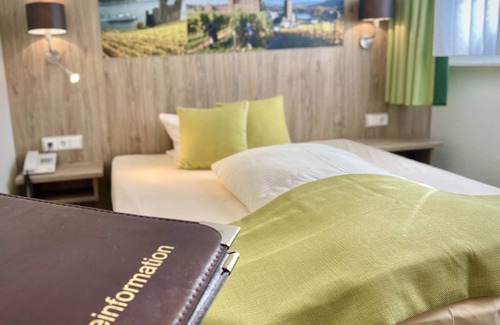 Mainz-Bingen Hotel | Guest Rated 9.2 at Altdeutsche Weinstube: Family-Friendly Stay