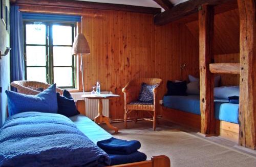 Walkendorf House | Pet-Friendly Retreat at Alte Ausspanne - Top-Rated Stay!