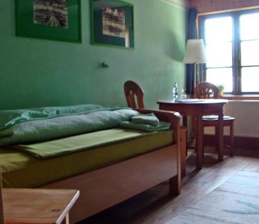 Walkendorf House | Pet-Friendly Retreat at Alte Ausspanne - Top-Rated Stay!