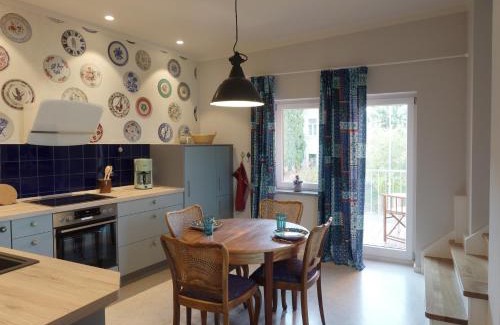 Arnsdorf Apartment | Alte Sattlerei: Unique Stay with Family and Pet Friendly Vibe