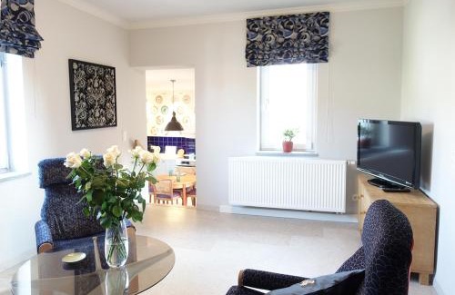 Arnsdorf Apartment | Alte Sattlerei: Unique Stay with Family and Pet Friendly Vibe