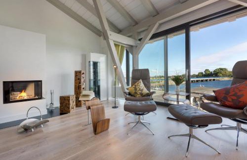 Waase House | Cozy Retreat at Alte Scheune am Focker Strom: Pet-Friendly Stay