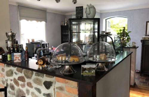 Furstlich Drehna House | Discover Alte Schule Café und Pension: Family-Friendly Retreat