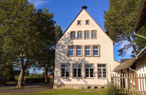 Motsch Apartment | Cozy Alte Schule Gästehaus - Fräulein Apartment with Ocean View