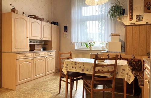 Spremberg Apartment | Top-Rated Family Retreat at Alte Schule Spremberg-Heinrichsfeld