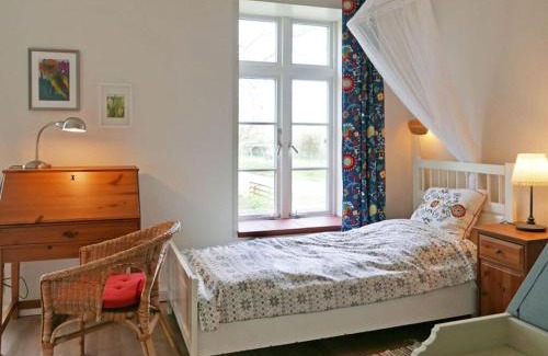 Tetenbull House | Discover Alte Schule Tetenbüll: Family-Friendly Retreat