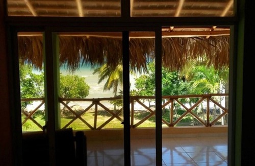 Puerto Bahia Villa | Beachfront Altea House with Private Pool in Samana Bay