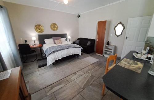 Somerset East House | Discover Altenburgh Accommodation - Pet-Friendly Apartments