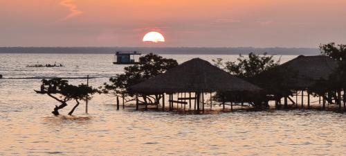 Alter do Chao House | Alter Beach: Pet-Friendly Oceanfront Retreat with 10/10 Reviews
