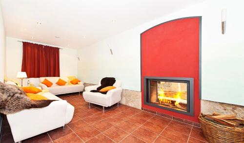 Gohrisch Apartment | Pet-Friendly Alter Gutshof Papstdorf: 5-Star Guest Rated