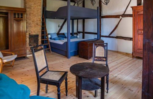 Muritz House | Discover Alter Pfarrhof Rambow Wohnung 1: Family-Friendly Stay